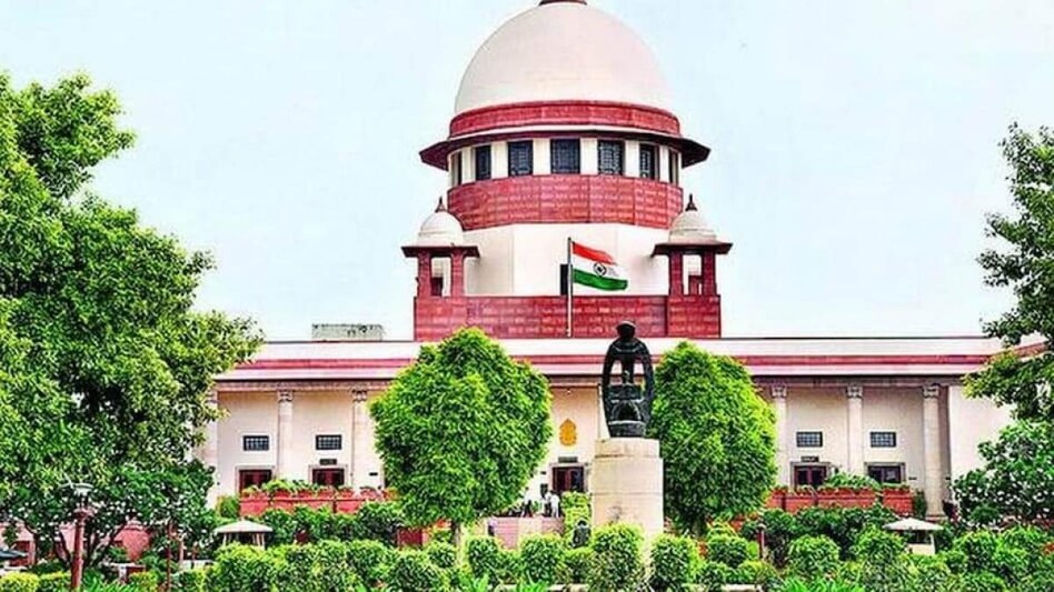 सिर्फ चूल्हा-चौका नहीं, देश बना रही हैं महिलाएं: सुप्रीम कोर्ट ने गृहिणियों के काम को दी बड़ी पहचान, कहा- ‘उनके योगदान की कोई कीमत नहीं।’