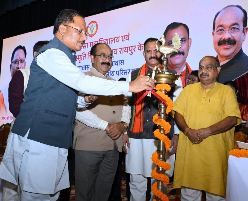 रायपुर मेडिकल कॉलेज में 103 करोड़ की स्वास्थ्य परियोजनाओं का भूमिपूजन, मुख्यमंत्री बोले- स्वस्थ छत्तीसगढ़ से ही बनेगा विकसित प्रदेश