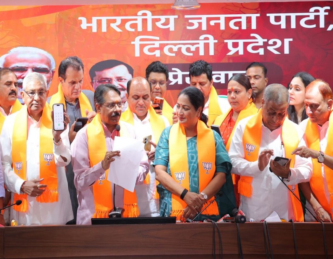 दिल्ली नगर निगम में बड़ा सियासी उलटफेर: AAP से अलग हुई ‘इंद्रप्रस्थ विकास पार्टी’ के 16 पार्षद BJP में शामिल