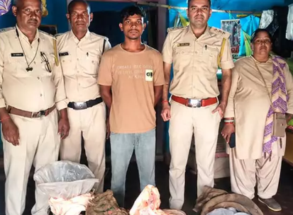 तालाब में छिपाकर रखी थी महुआ शराब, तलाशी में 1050 किलो महुआ लाहन भी बरामद; एक आरोपी गिरफ्तार