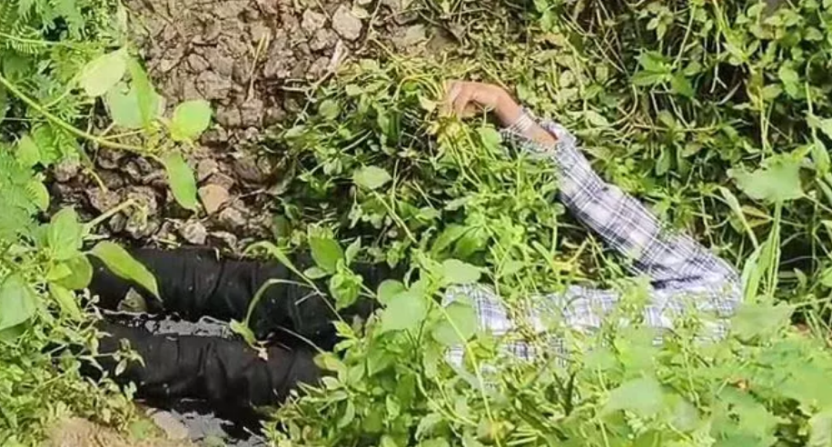 रेलवे लाइन किनारे नाले में मिला युवक का शव, इलाके में मची सनसनी; मौत की वजह तलाश रही पुलिस