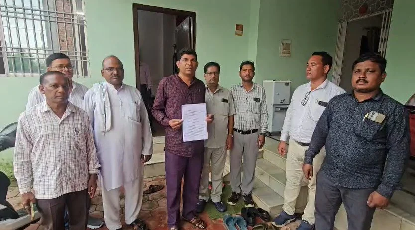 नौकरी लगाने के नाम पर 16 लाख की ठगी के आरोप में नया मोड़, सरपंच प्रतिनिधि ने SP से कहा- राजनीतिक षड्यंत्र के तहत फंसाया जा रहा