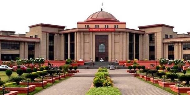 Relief for 7 Municipal Corporation engineers from the High Court; recovery orders and show-cause notices stayed